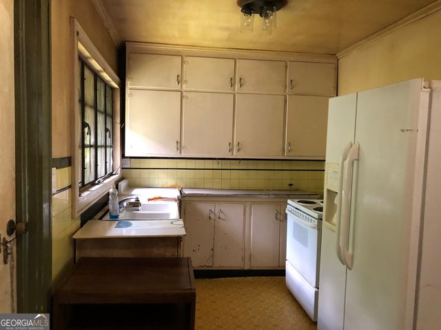 1222 E Tugalo St, Toccoa, GA 30577