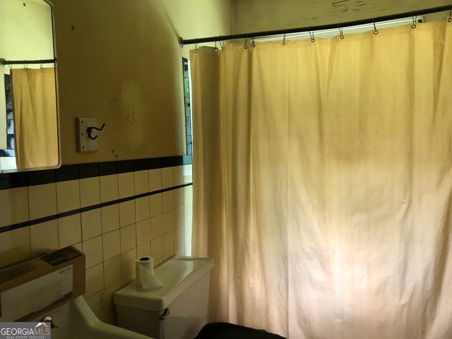 1222 E Tugalo St, Toccoa, GA 30577