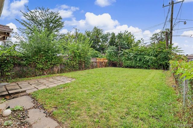 8026 Lauder Street, Detroit, MI 48228