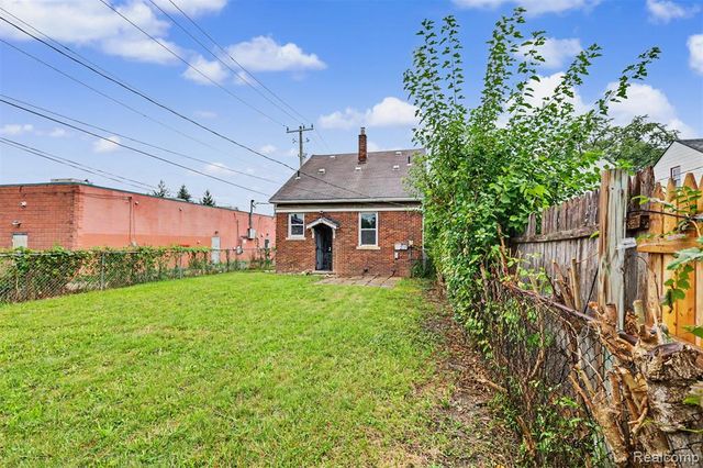8026 Lauder Street, Detroit, MI 48228