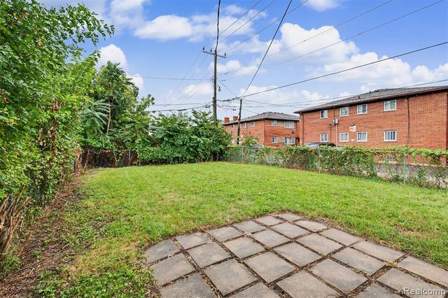 8026 Lauder Street, Detroit, MI 48228