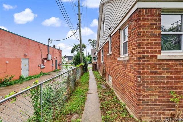 8026 Lauder Street, Detroit, MI 48228
