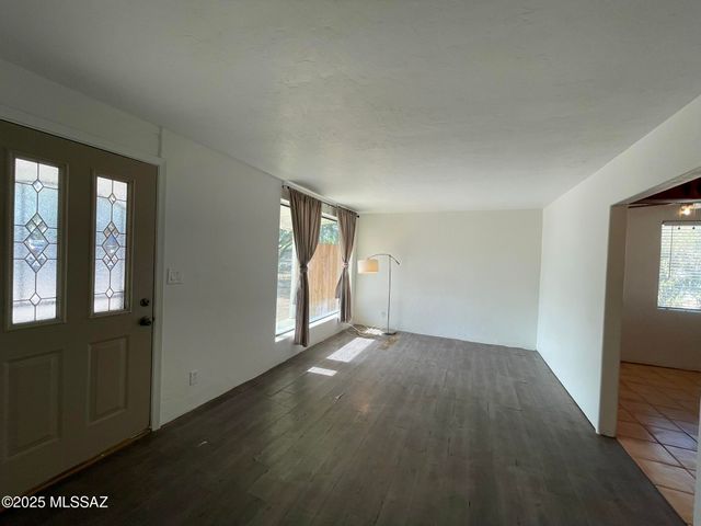 2731 N La Verne Avenue, Tucson, AZ 85712