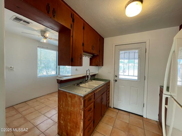 2731 N La Verne Avenue, Tucson, AZ 85712