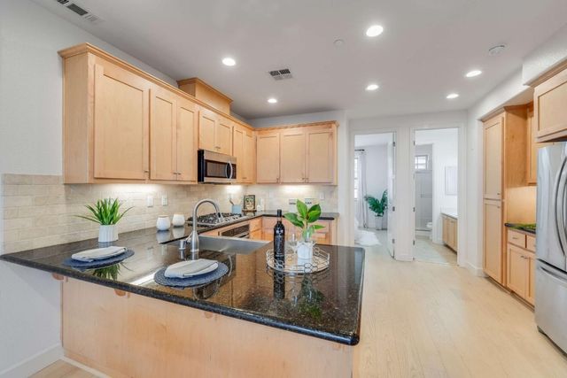 7 Artisan Way, Menlo Park, CA 94025