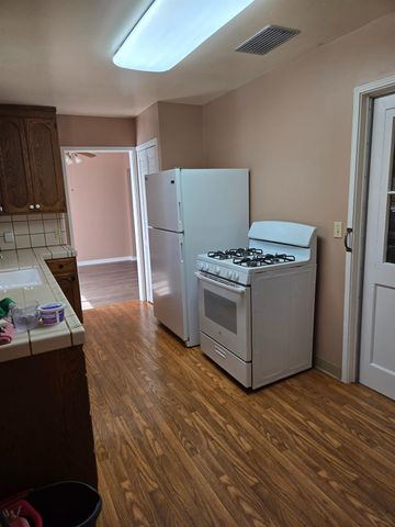 2052 S Tuxedo Ave, Stockton, CA 95204