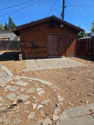 2052 S Tuxedo Ave, Stockton, CA 95204