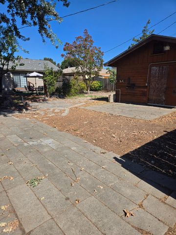 2052 S Tuxedo Ave, Stockton, CA 95204