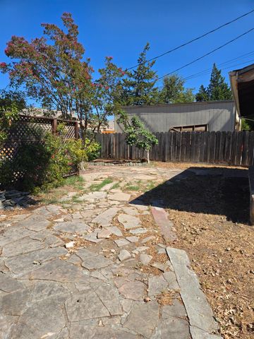 2052 S Tuxedo Ave, Stockton, CA 95204