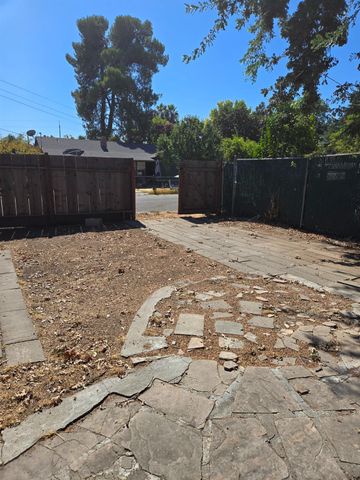 2052 S Tuxedo Ave, Stockton, CA 95204