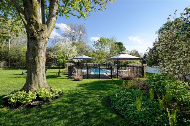 53 Avonmore Way, Penfield, NY 14526