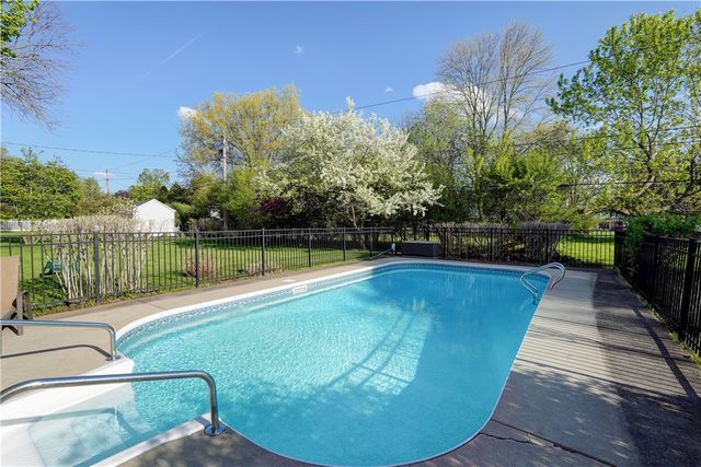 53 Avonmore Way, Penfield, NY 14526