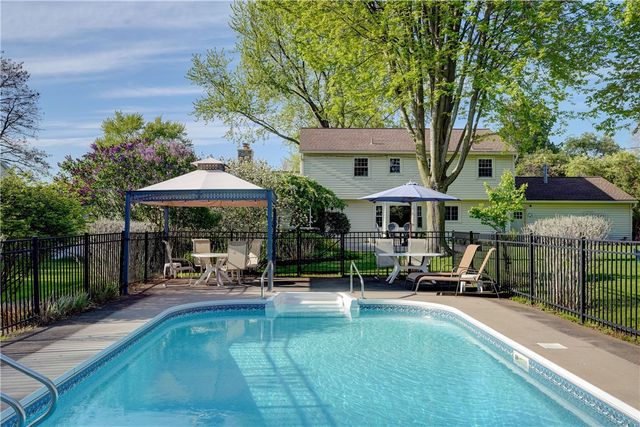 53 Avonmore Way, Penfield, NY 14526