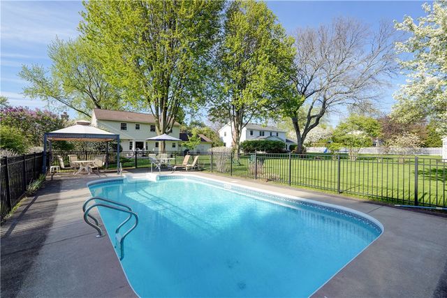 53 Avonmore Way, Penfield, NY 14526