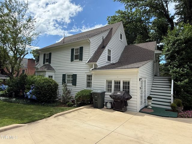 116 West F Street, Elizabethton, TN 37643