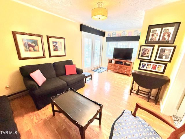 116 West F Street, Elizabethton, TN 37643