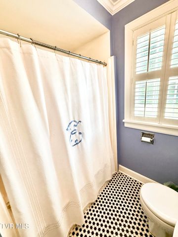 116 West F Street, Elizabethton, TN 37643