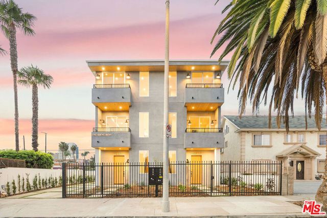 6239 Banner Avenue 1-2, Los Angeles, CA 90038