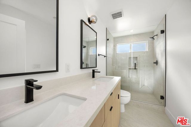 6239 Banner Avenue 1-2, Los Angeles, CA 90038