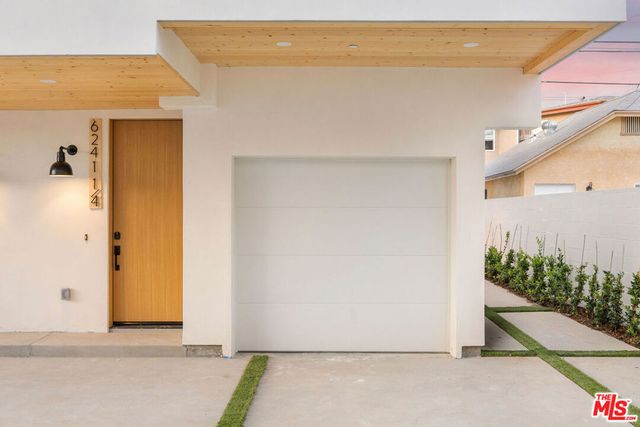 6239 Banner Avenue 1-2, Los Angeles, CA 90038