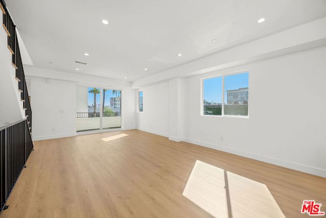 6239 Banner Avenue 1-2, Los Angeles, CA 90038