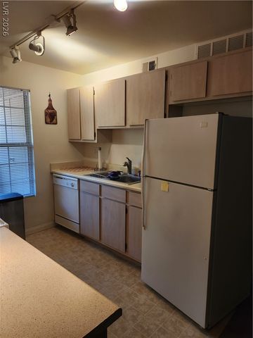 231 West Horizon Ridge Parkway 924, Henderson, NV 89012