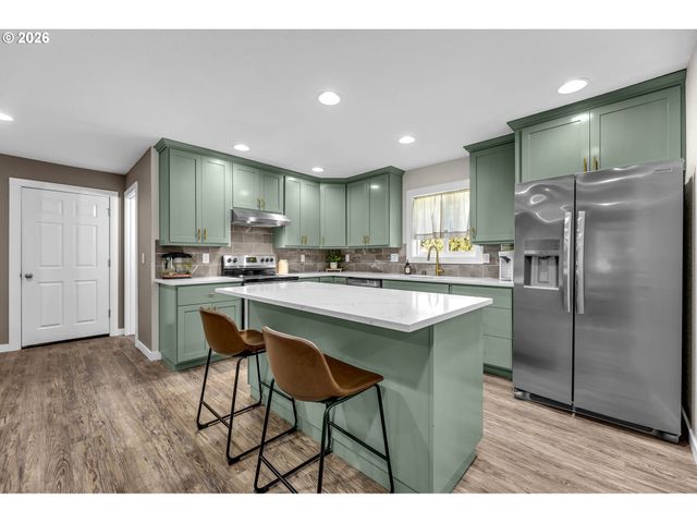 1401 PAULI Dr, Kelso, WA 98626