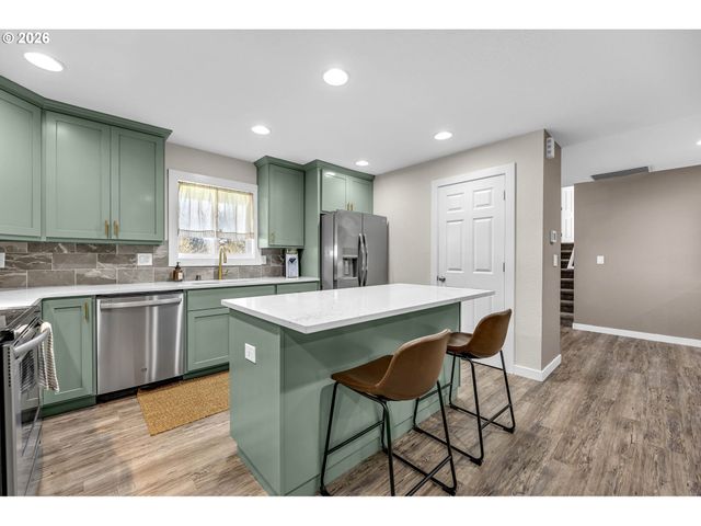 1401 PAULI Dr, Kelso, WA 98626