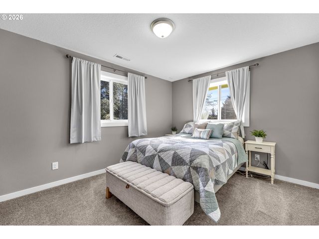 1401 PAULI Dr, Kelso, WA 98626