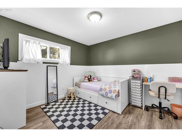 1401 PAULI Dr, Kelso, WA 98626