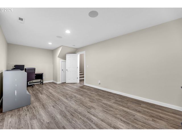 1401 PAULI Dr, Kelso, WA 98626