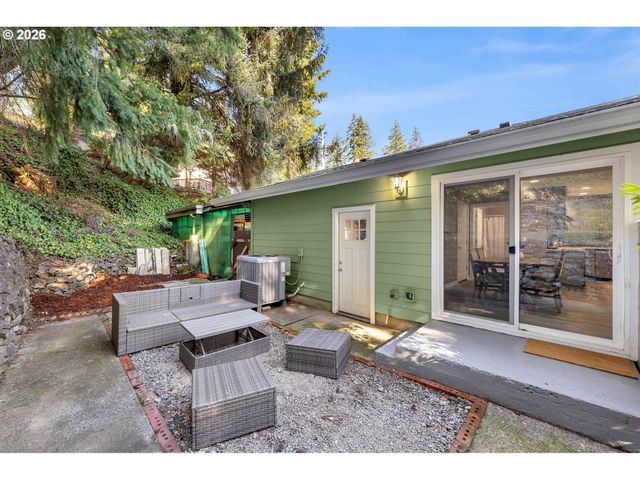 1401 PAULI Dr, Kelso, WA 98626