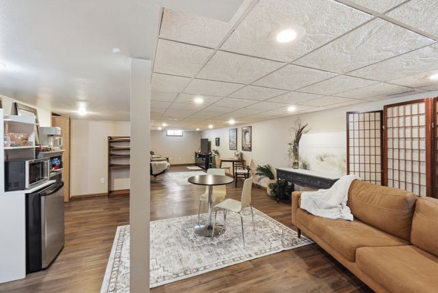 1411 Skylane Drive, Norwalk, IA 50211