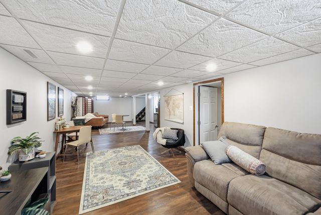 1411 Skylane Drive, Norwalk, IA 50211