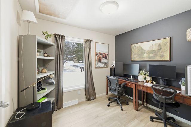 1411 Skylane Drive, Norwalk, IA 50211