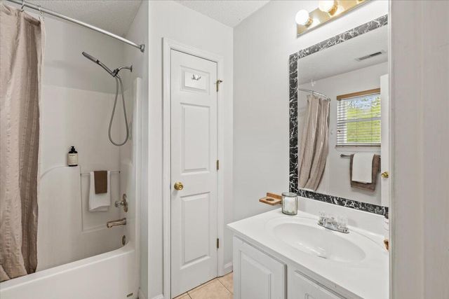 1049 Lee Pike, Soddy Daisy, TN 37379