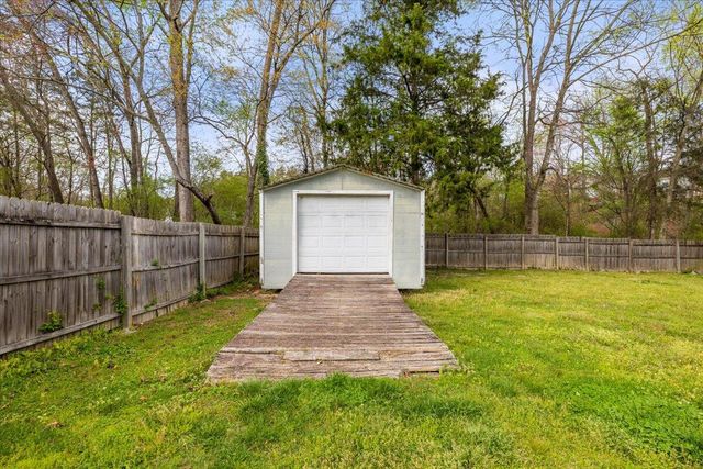 1049 Lee Pike, Soddy Daisy, TN 37379