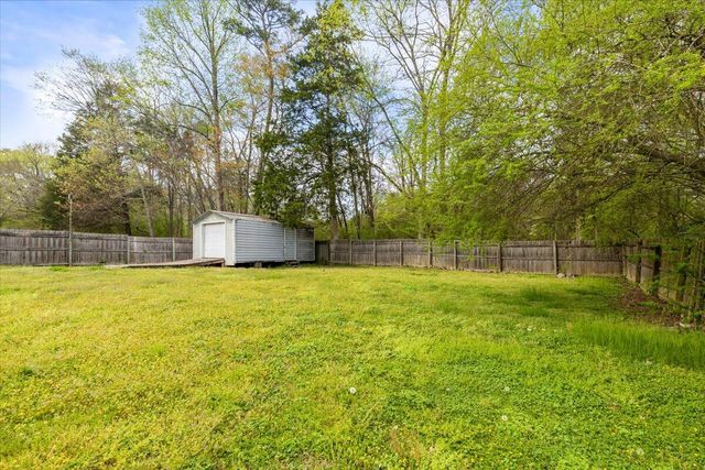 1049 Lee Pike, Soddy Daisy, TN 37379