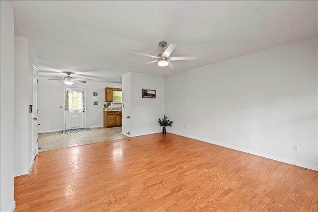 1049 Lee Pike, Soddy Daisy, TN 37379