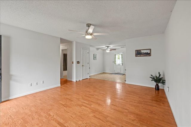 1049 Lee Pike, Soddy Daisy, TN 37379