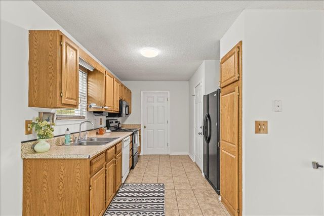 1049 Lee Pike, Soddy Daisy, TN 37379