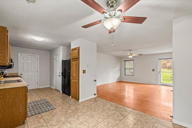 1049 Lee Pike, Soddy Daisy, TN 37379