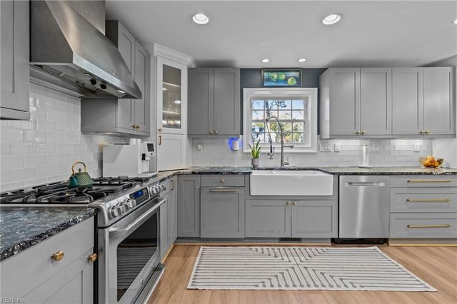 710 Bay Colony DR, Virginia Beach, VA 23451