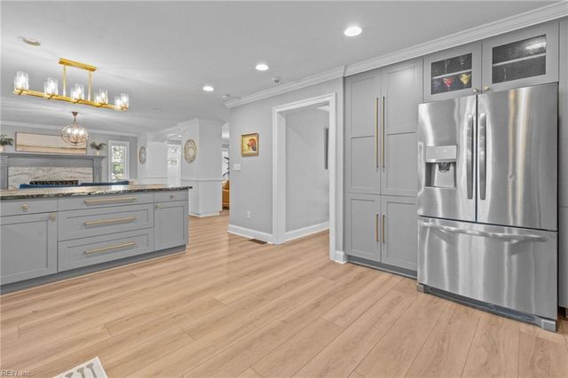 710 Bay Colony DR, Virginia Beach, VA 23451