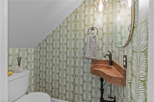 710 Bay Colony DR, Virginia Beach, VA 23451