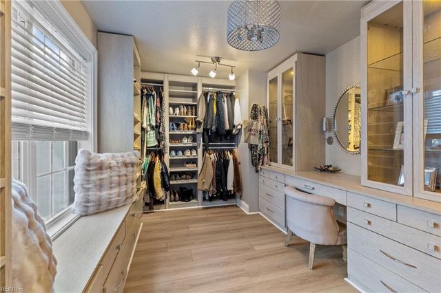 710 Bay Colony DR, Virginia Beach, VA 23451