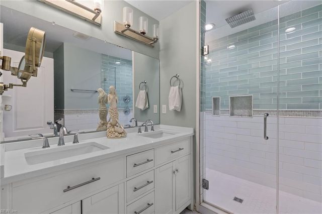 710 Bay Colony DR, Virginia Beach, VA 23451