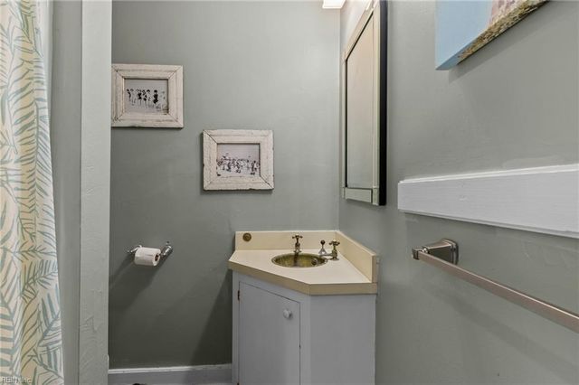 710 Bay Colony DR, Virginia Beach, VA 23451