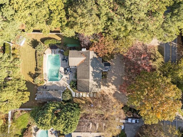 710 Bay Colony DR, Virginia Beach, VA 23451