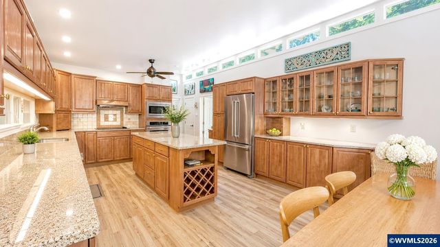 27777 Snyder Rd, Junction City, OR 97448